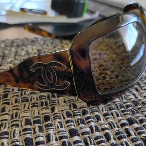 CHANEL Brown Tortoise Sunglasses